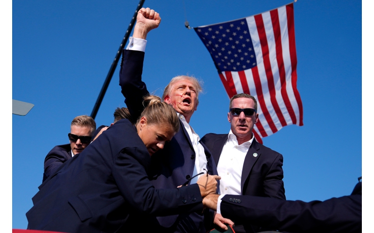 Чихээ буудуулсан Дональд Трампын хөрөнгө нэг тэрбум доллароор өслөө
